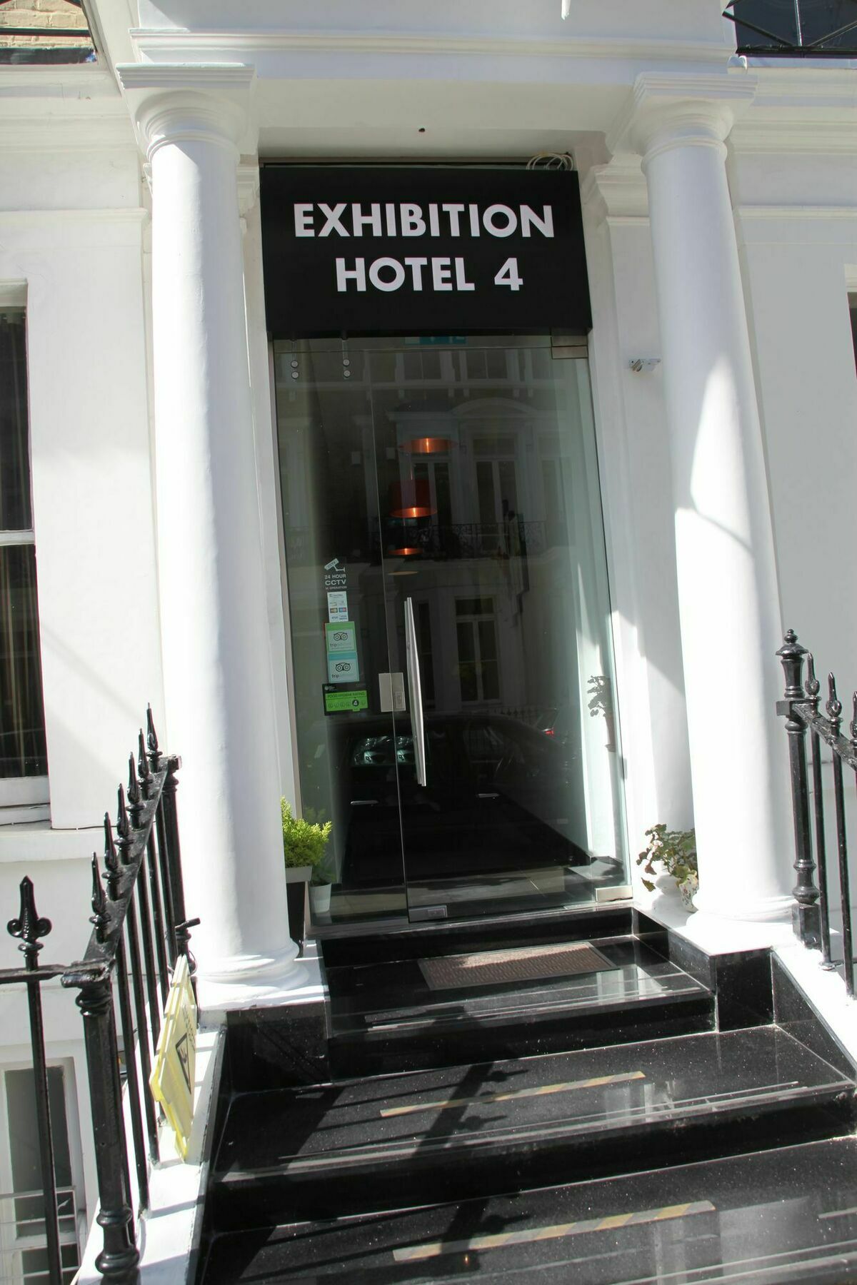 Exhibition Court Hotel 4 Лондон Экстерьер фото